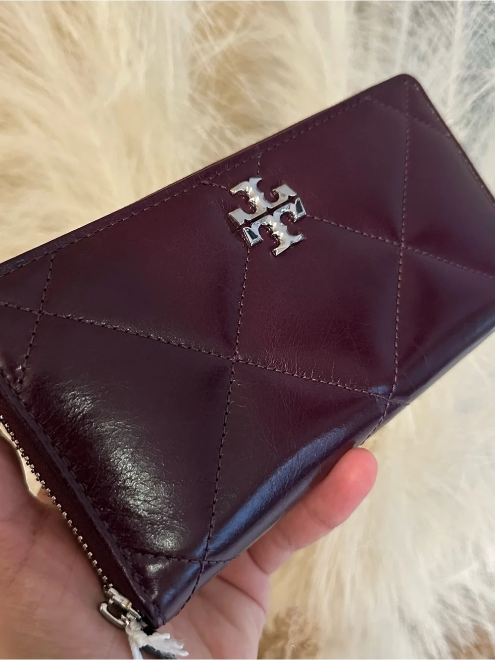 Tory Burch KIRA DIAMOND QUILT DISTRESSED ZIP CONTINENTAL WALLET